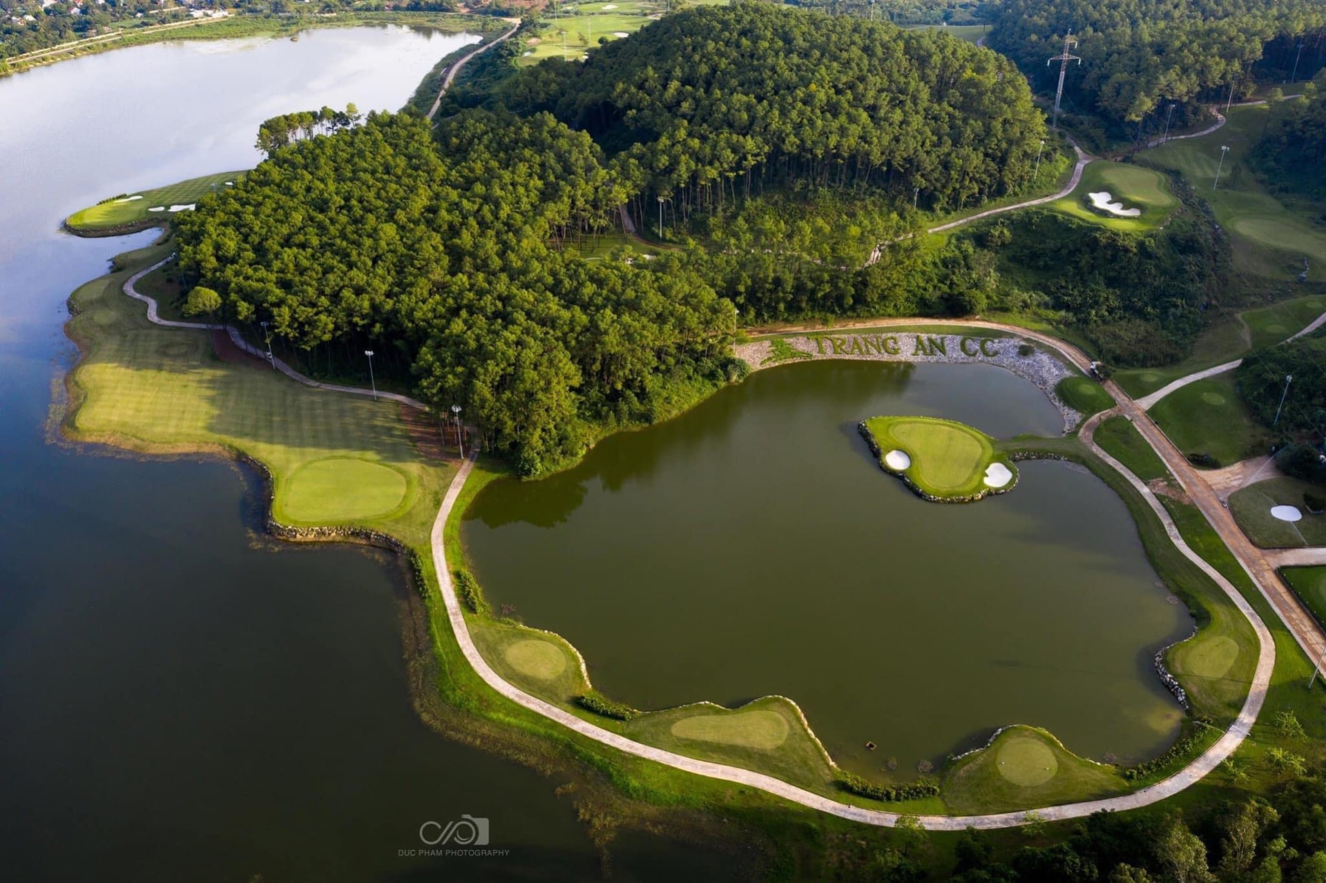 Ninh Bình cho phép sân golf hoạt động trở lại từ ngày 08/6 - Ảnh 2.