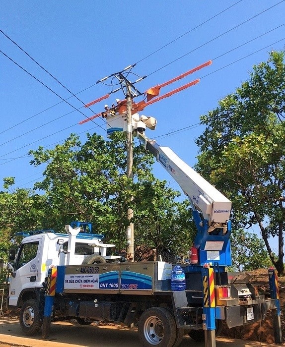 Điện lực Đắk Nông đưa khoa học công nghệ vào sản xuất kinh doanh, nhằm nâng cao năng suất lao động.