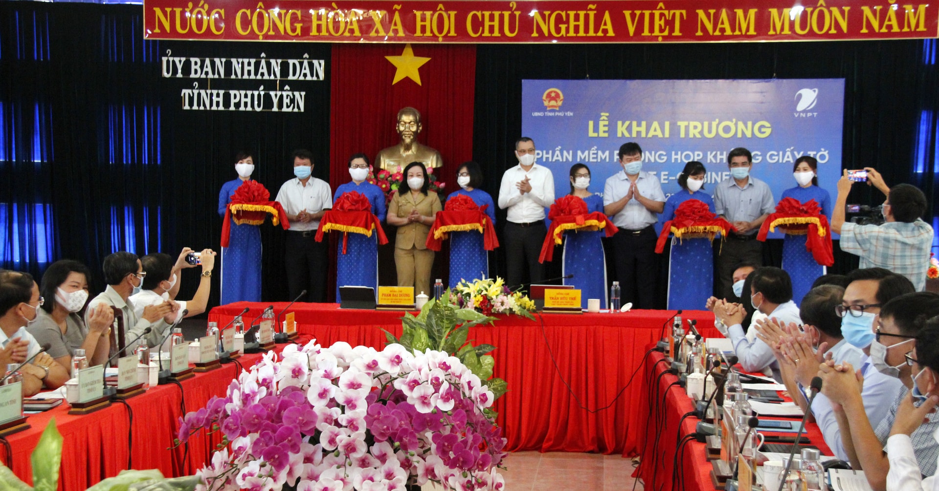 Phú Yên: Khai trương hệ thống phòng họp không giấy e-Cabinet