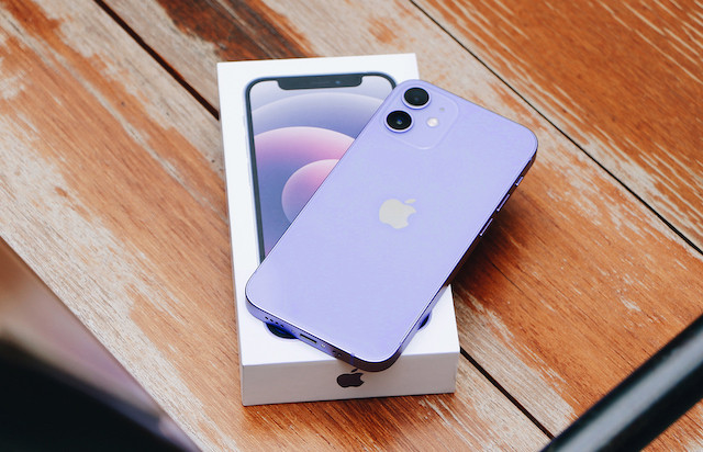 Đại lý uỷ quyền của Apple tại Việt Nam giảm giá iPhone 11, 12 và 12 mini - Ảnh 1.