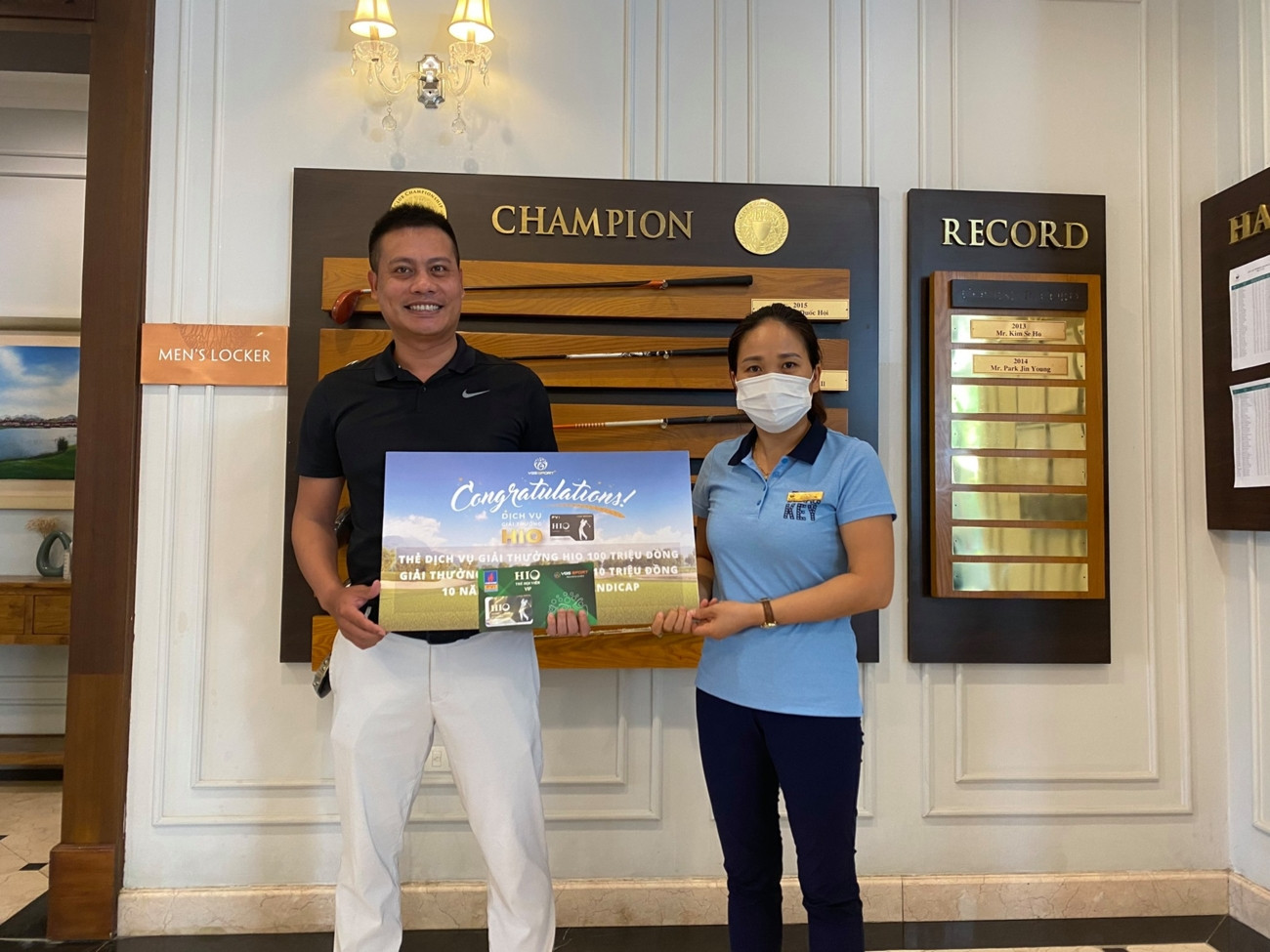 Golfer Lê Văn Hòa trúng thưởng từ chương trình tài trợ HIO tại sân golf Sky Lake của VGS Sport - Ảnh 1.