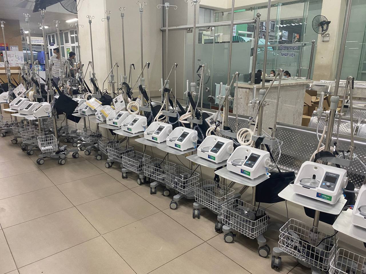 VPBank chi viện khẩn cấp thêm 1.000 máy thở oxy dòng cao cho “tâm dịch” phía Nam - Ảnh 3.