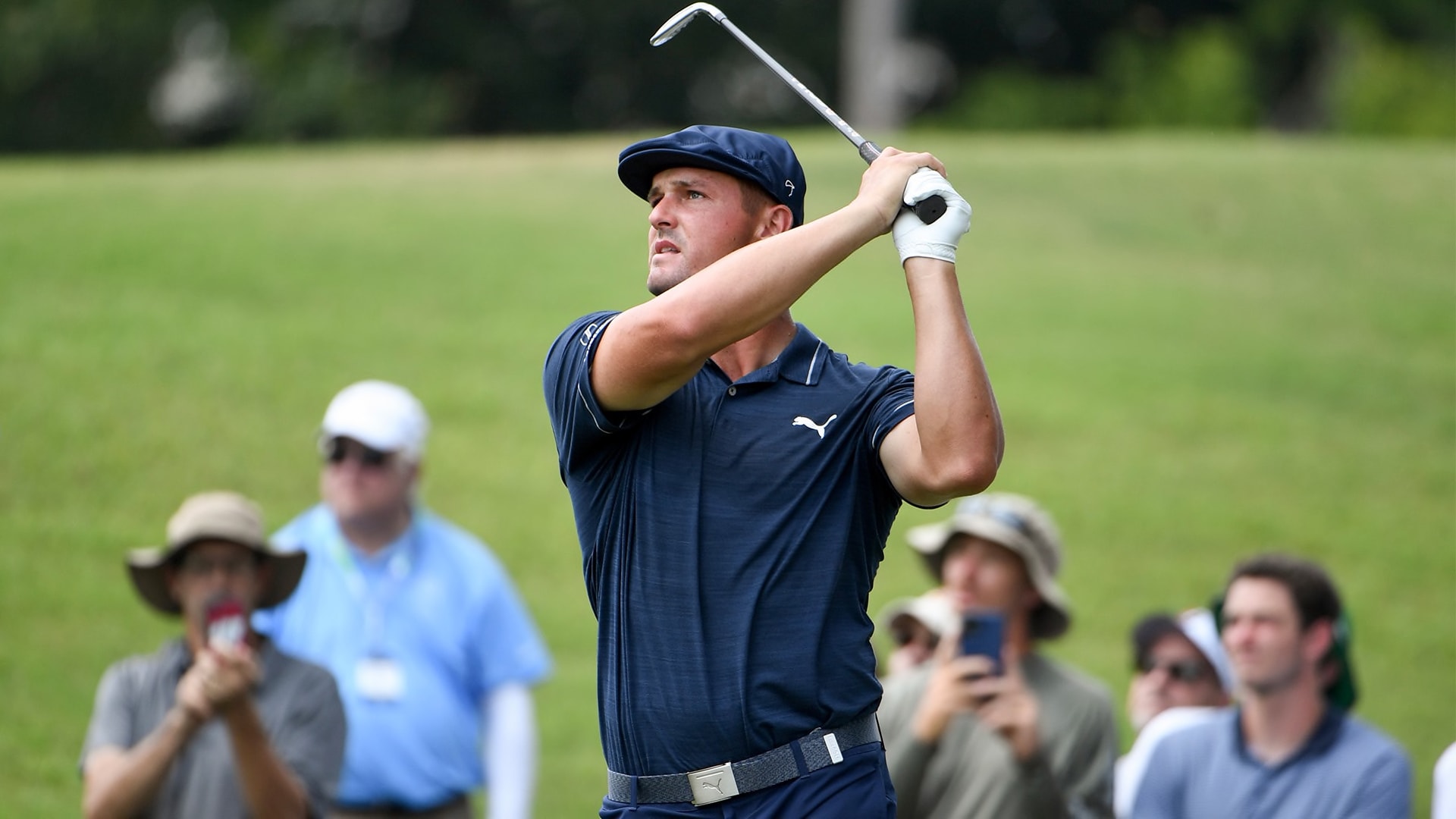 WGC - FedEx St.Jude: Bryson DeChambeau áp sát ngôi đầu của Harris English - Ảnh 1.