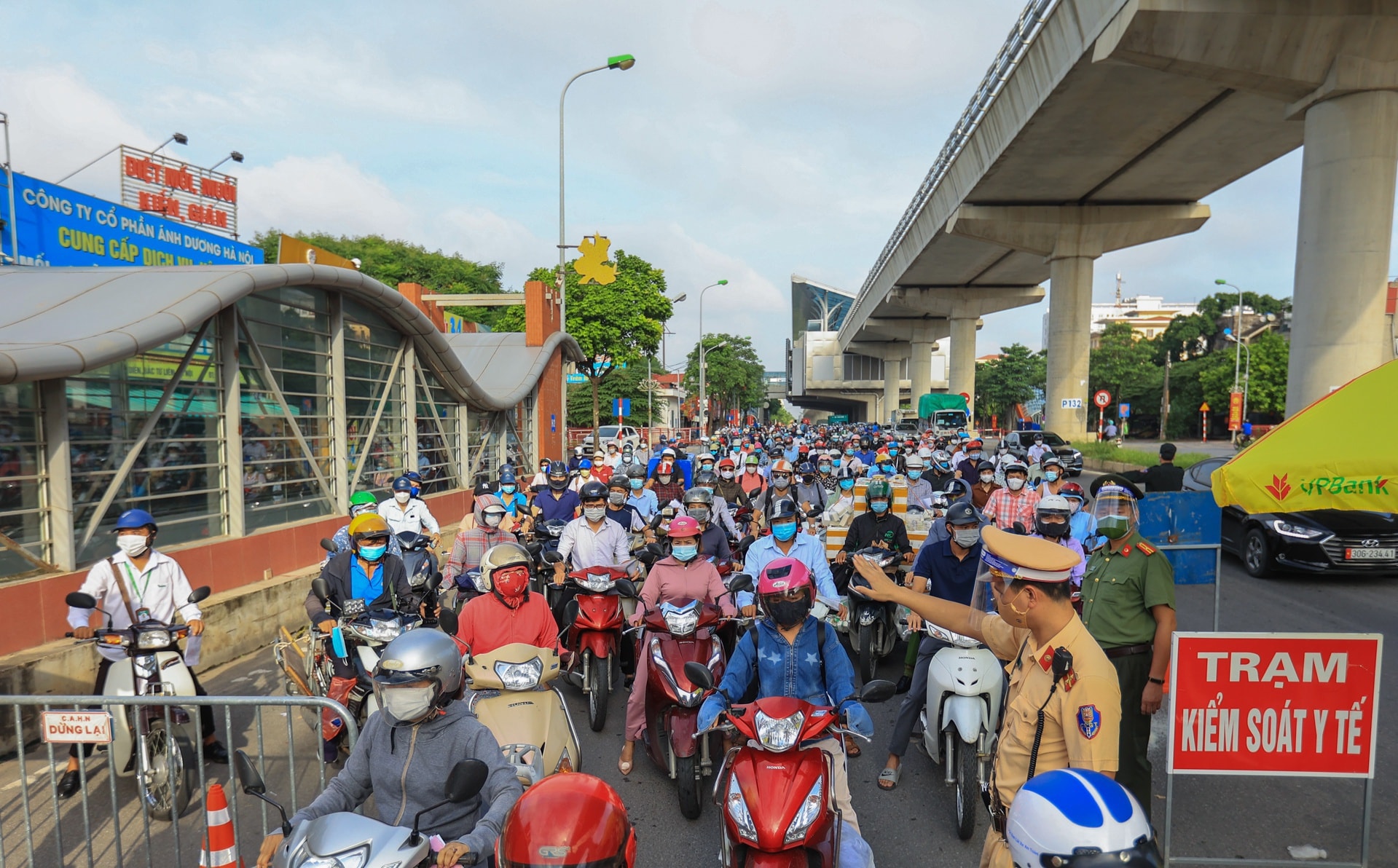 Cap giay di duong ma QR Ha Noi anh 2