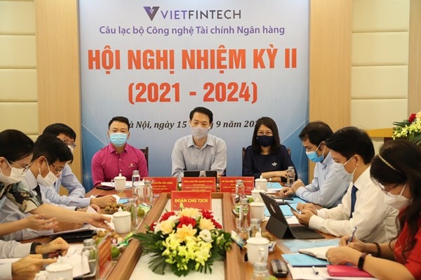 Đóng góp ý kiến xây dựng khuôn khổ pháp lý cho mô hình kinh doanh Fintech