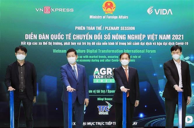 Phát huy vai trò trụ đỡ của nền kinh tế trong bối cảnh đại dịch COVID-19 Phát huy vai trò trụ đỡ của nền kinh tế trong bối cảnh đại dịch COVID-19