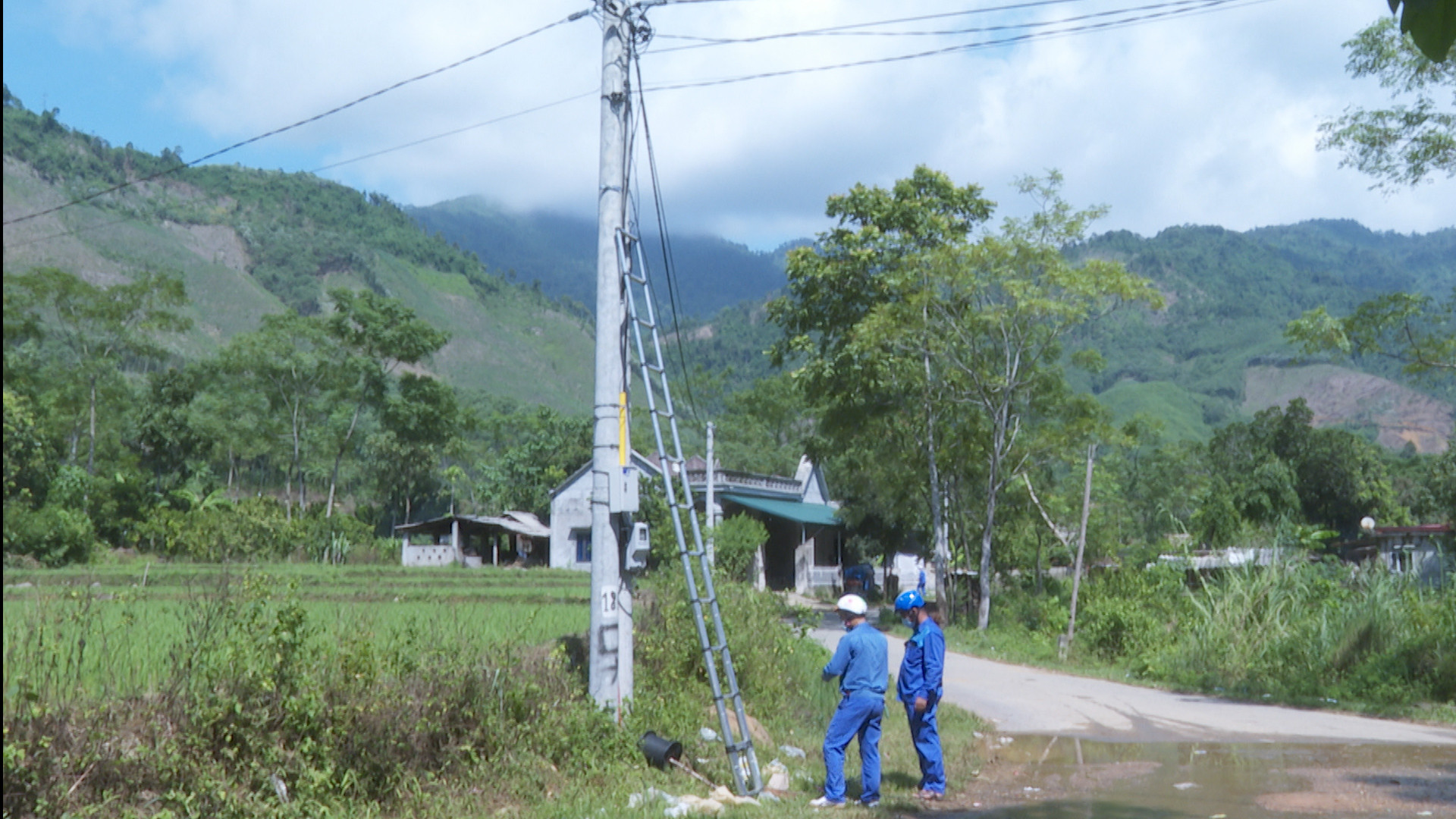 VNPT hỗ trợ các địa phương ứng dụng CNTT trong phát triển kinh tế - xã hội vùng đồng bào DTTS - Ảnh 2.