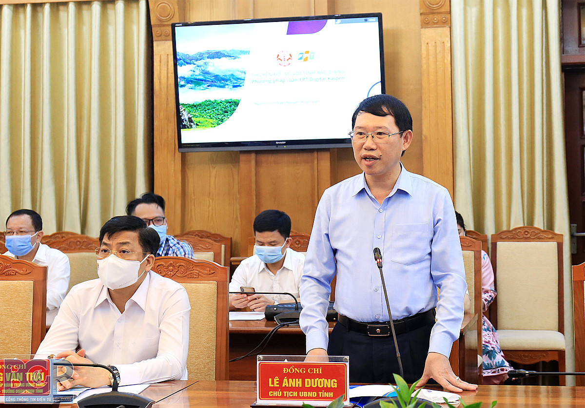 FPT hỗ trợ Bắc Giang chuyển đổi số toàn diện từ cơ quan nhà nước cho đến người dân - Ảnh 1.