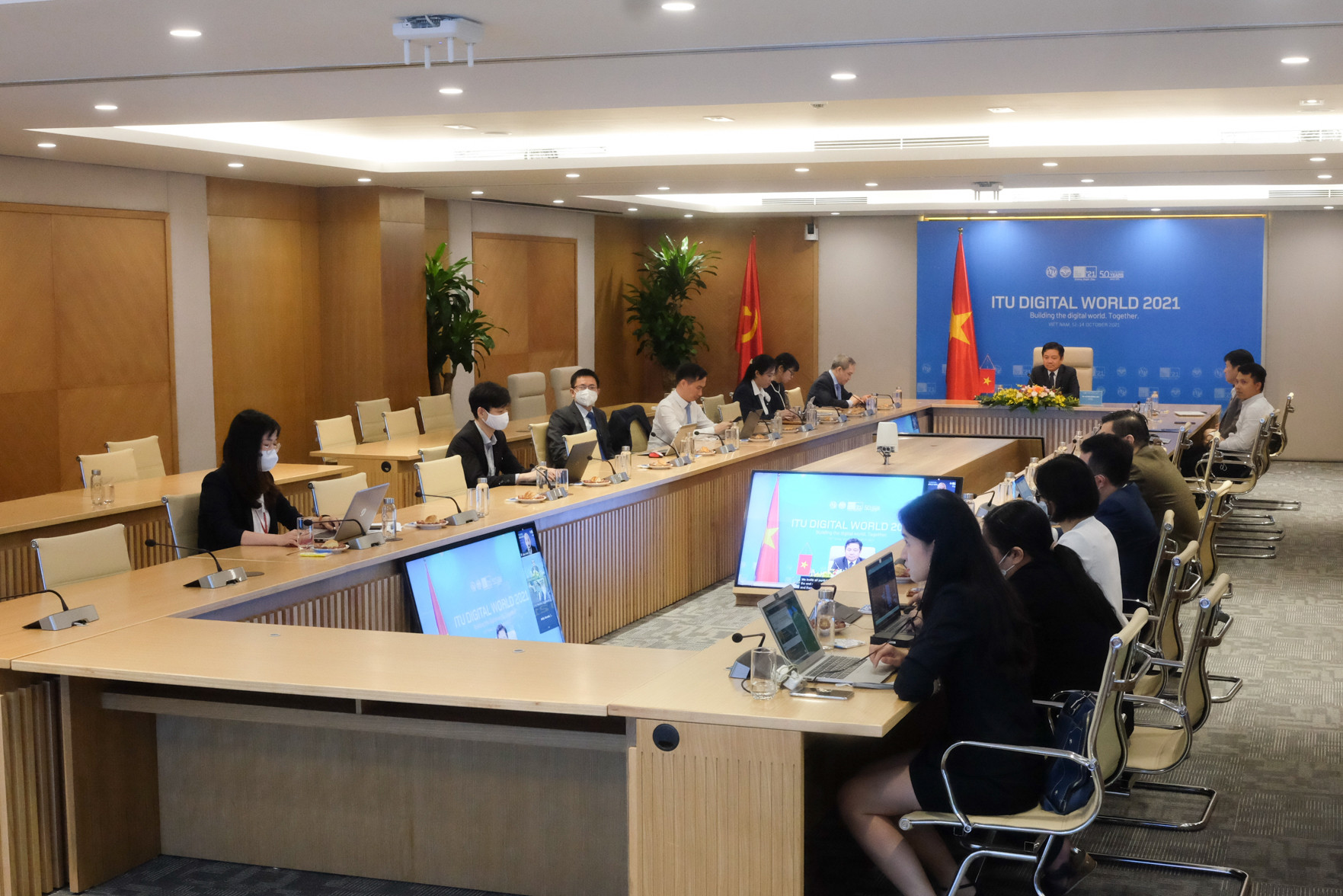 Việt Nam cùng các nước triển khai chính sách mềm phát triển 5G, kết nối số - Ảnh 2.