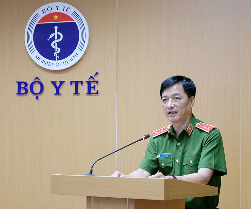 Bộ trưởng Nguyễn Mạnh Hùng: 'Ứng dụng công nghệ phòng chống dịch không thể nửa vời' - Ảnh 3.