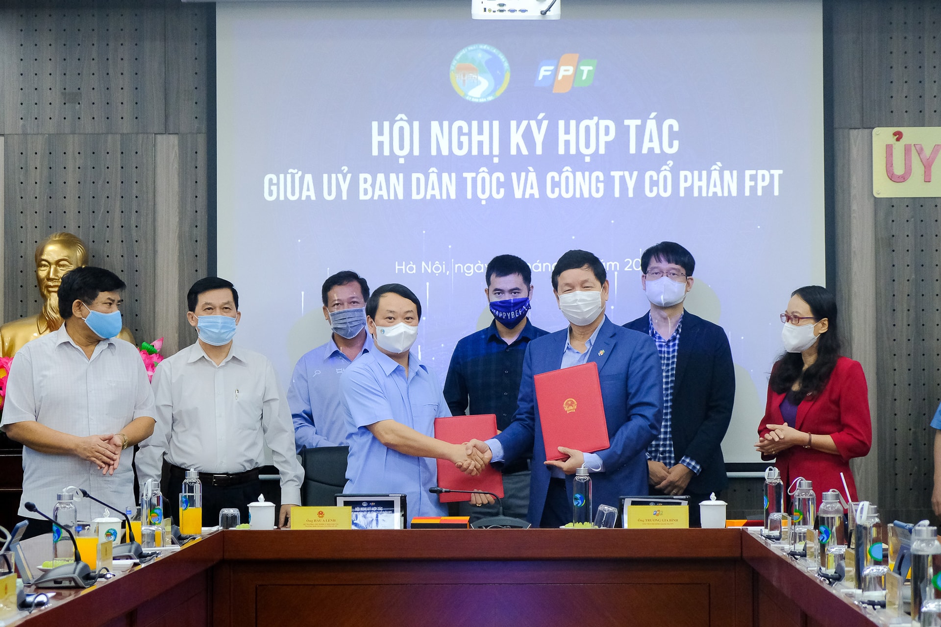 Đẩy mạnh CNTT hỗ trợ đồng bào thiểu số, để CĐS trở thành lễ hội của toàn dân - Ảnh 3.