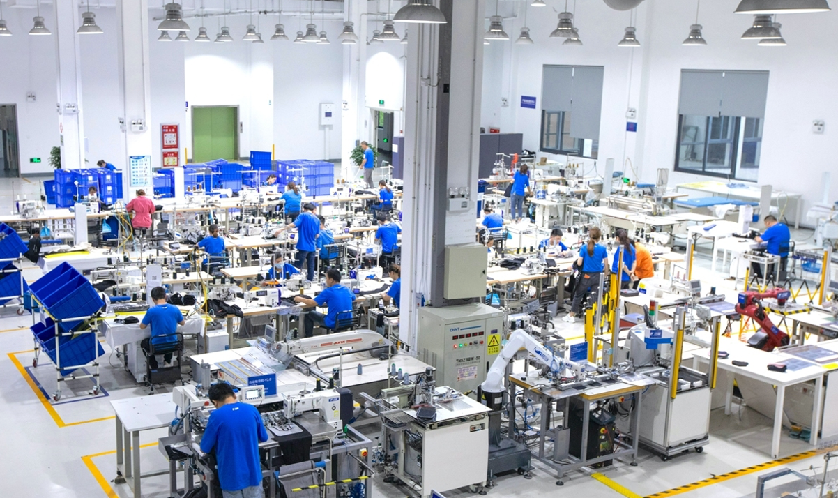 Học gì từ Alibaba, Unilever, Samsung để hướng đến sản xuất thông minh? - Ảnh 1.