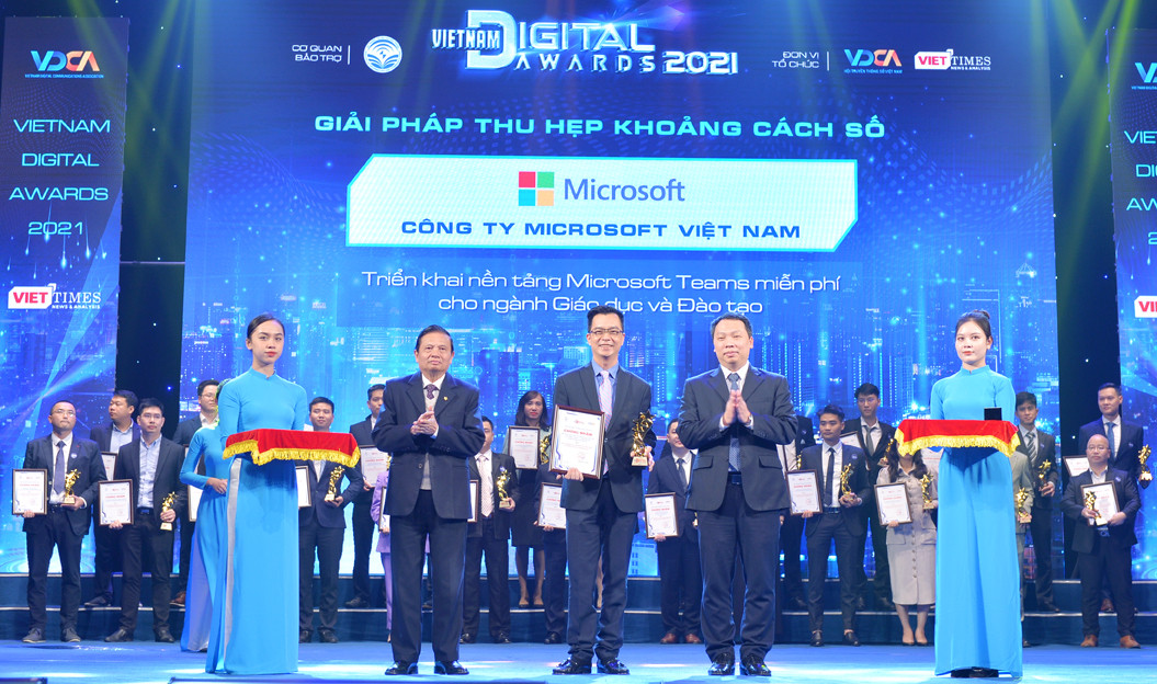 Doanh nghiệp nước ngoài duy nhất nhận Giải thưởng Chuyển đổi số Việt Nam 2021 - Ảnh 1.