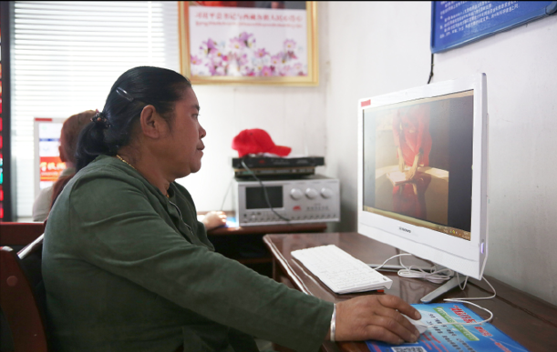 Cuộc sống người dân Tây Tạng thay đổi mạnh mẽ nhờ công nghệ - Ảnh 1.