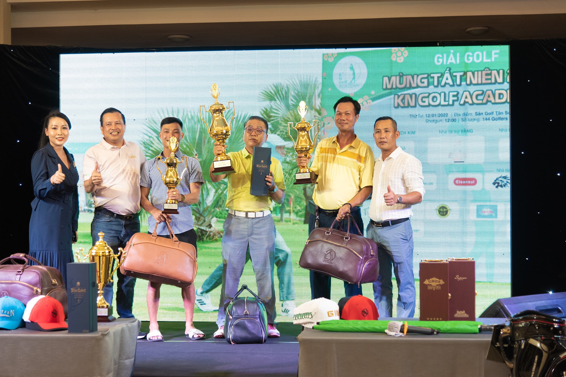 Golfer Huỳnh Quang Đức Vô địch giải golf Tất niên 2021 KN Golf Academy - Ảnh 8.