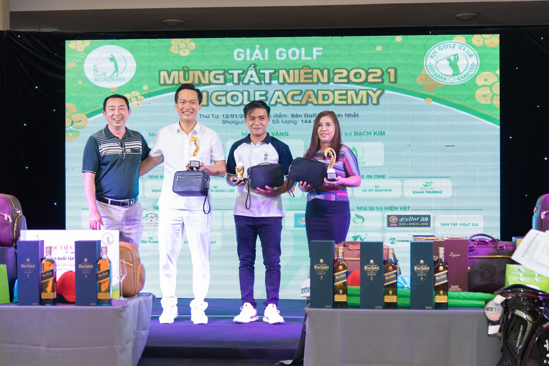 Golfer Huỳnh Quang Đức Vô địch giải golf Tất niên 2021 KN Golf Academy - Ảnh 4.