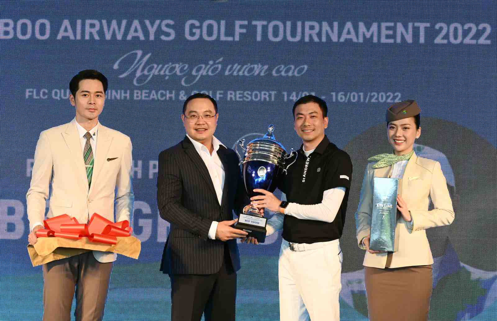 Golfer Phạm Minh Phong vô địch Bamboo Airways Golf Tournament 2022 - Ảnh 1.