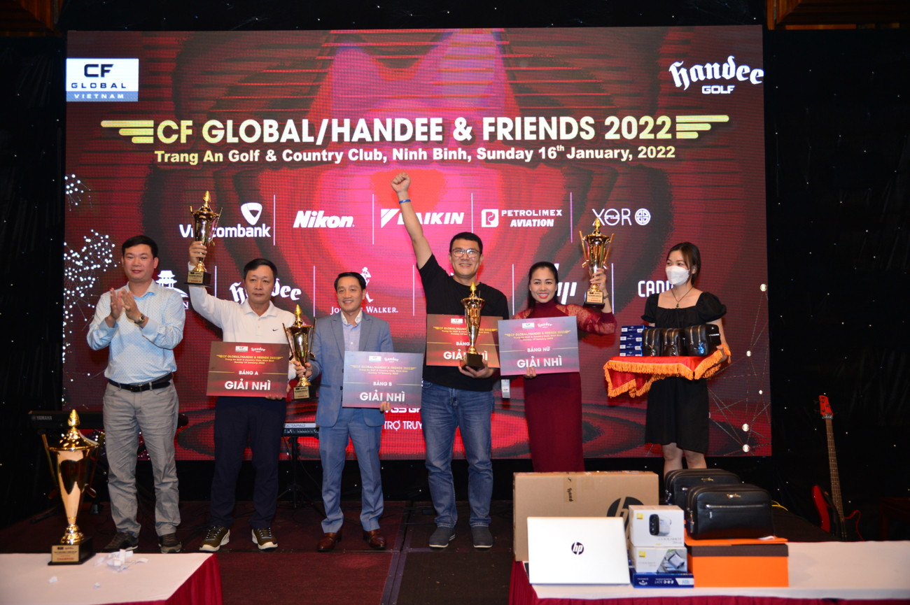Sắc xanh – đỏ đầy ấn tượng với mẫu thiết kế của Handee tại giải đấu “CF Global/Handee & Friends 2022” - Ảnh 4.