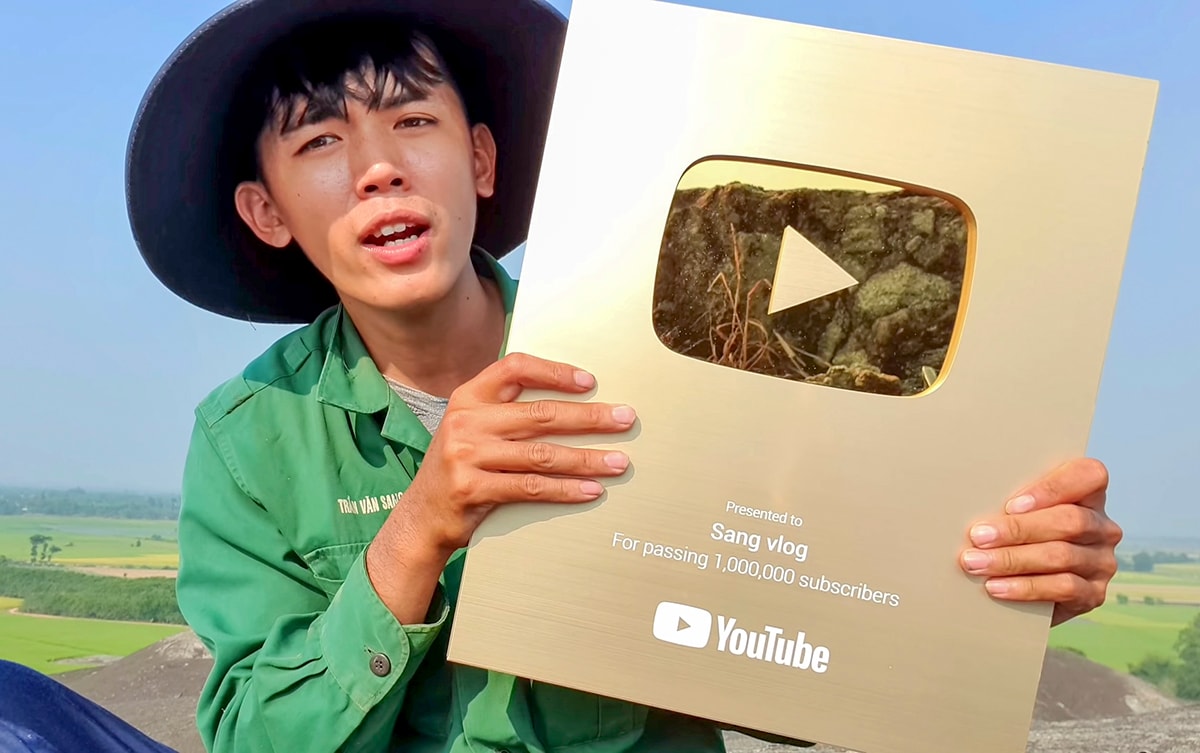 [Bài tết mùng 2] Thế hệ nông dân thu tiền tỷ từ TikTok, YouTube: Làm nông lấm lem bùn đất còn hơn danh hão dân văn phòng vật vờ như ma nơi công sở! - Ảnh 3.