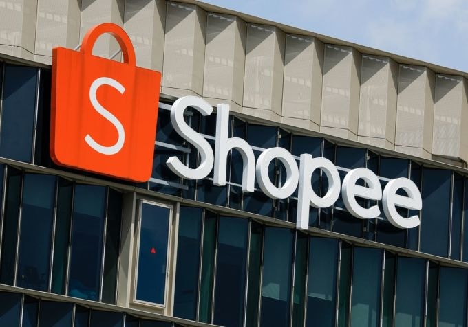 Bên ngoài trụ sở của Shopee ở Singapore, tháng 5/2021. Ảnh: Reuters