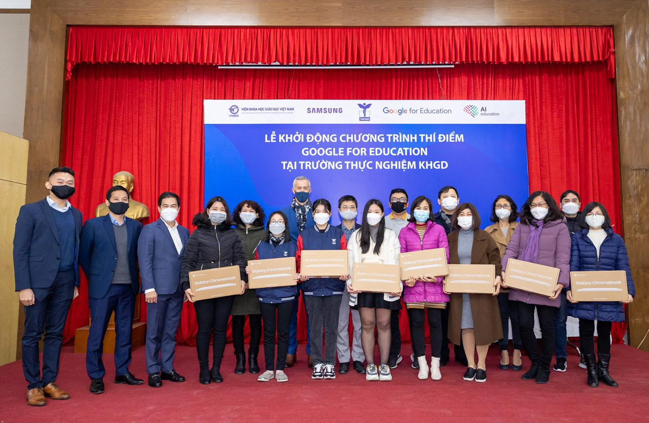 Samsung cùng Google tăng cường CĐS tại trường học ở Việt Nam - Ảnh 1.