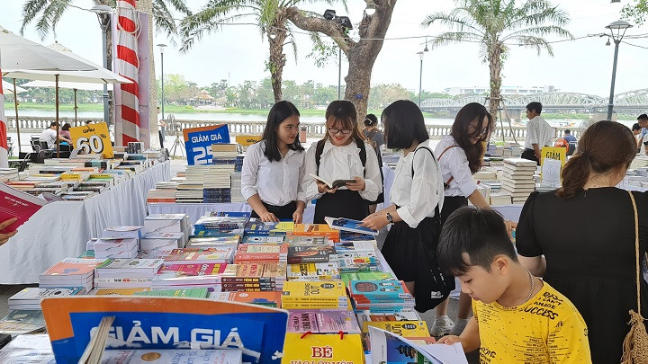 Các địa phương hưởng ứng Ngày Sách và Văn hóa đọc Việt Nam 2022 - Ảnh 1.