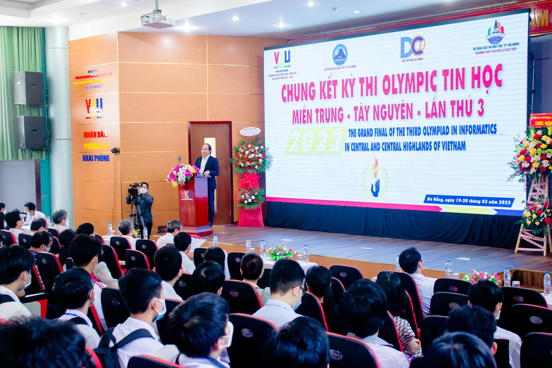 Nhiều học sinh đạt giải cao cuộc thi Olympic Tin học Miền Trung - Tây Nguyên năm 2022 - Ảnh 1.