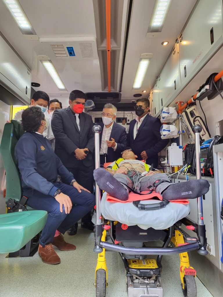 Malaysia có xe cứu thương thông minh 5G đầu tiên - Ảnh 1.