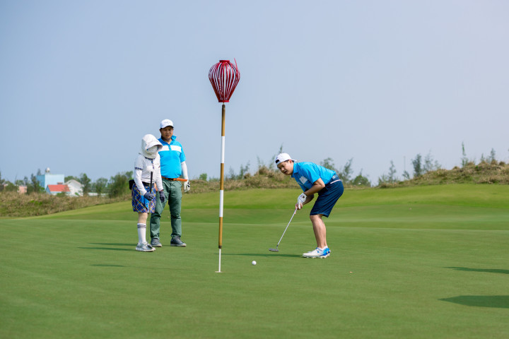 Sân golf Hoiana Shores quyên góp được 230 triệu đồng cho quỹ bảo trợ trẻ em Việt Nam - Ảnh 7.