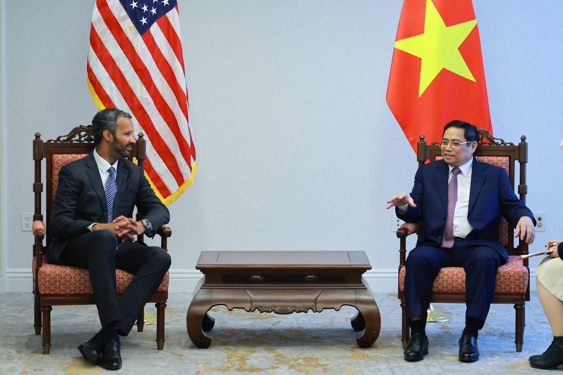 Thủ tướng mời doanh nghiệp Mỹ đầu tư vào năng lượng, chuyển đổi số Việt Nam - Ảnh 1.