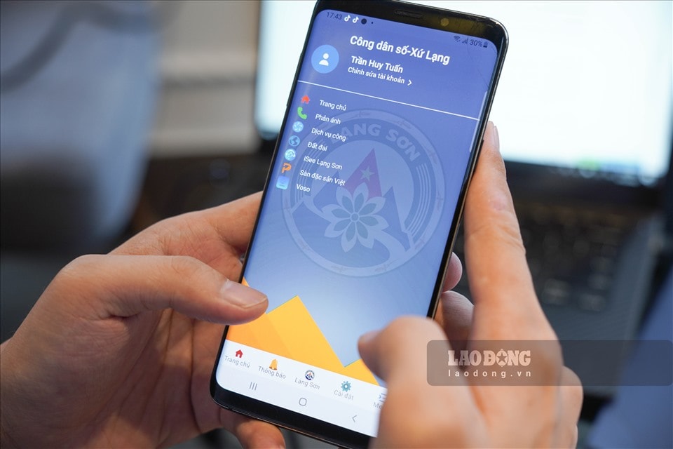 Người dân tương tác trực tuyến với chính quyền qua app Công dân số xứ Lạng