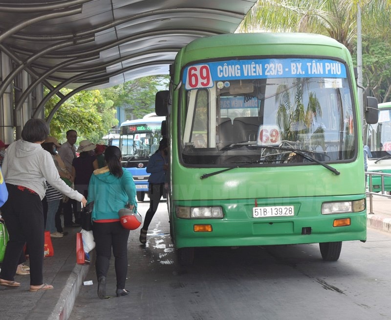 TP.HCM đề ra lộ trình dừng lưu thông xe máy, buýt và taxi