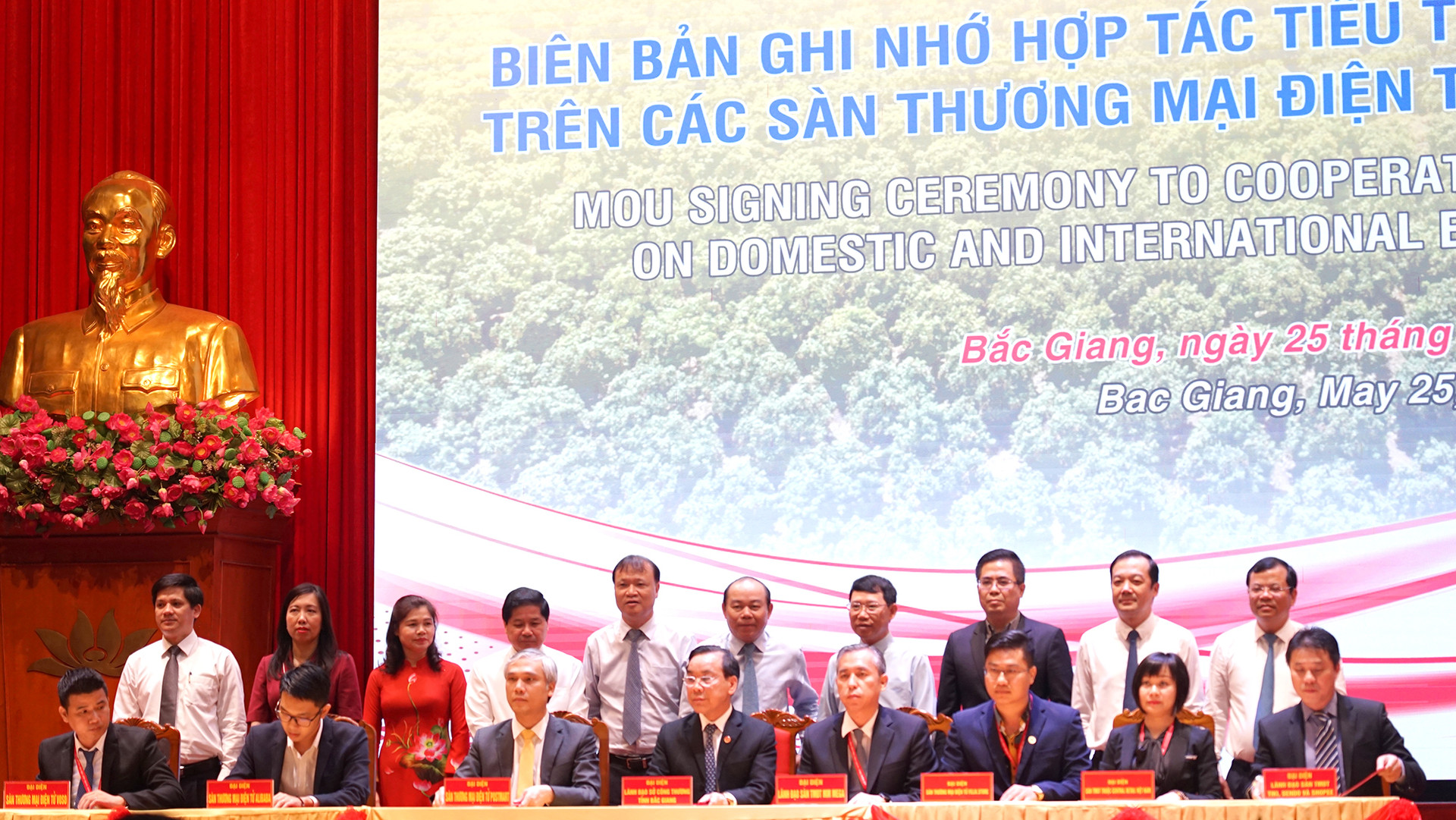 Đẩy mạnh tiêu thụ vải thiều Bắc Giang mùa vụ 2022 trên sàn TMĐT  - Ảnh 3.