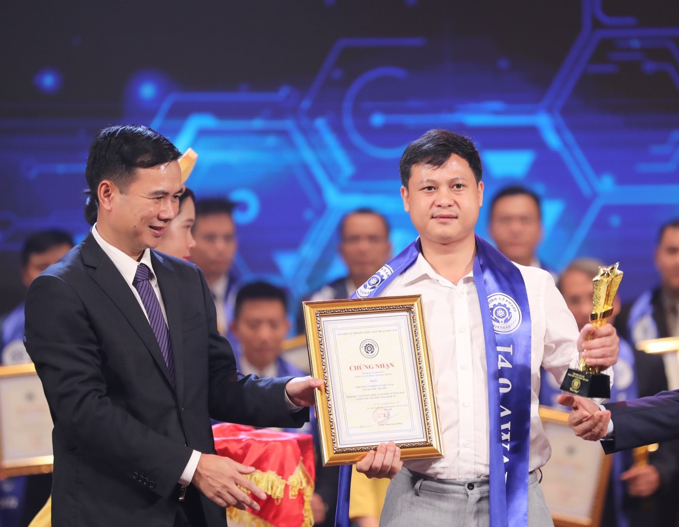 Novaon Tech nhận giải thưởng Top Công nghiệp 4.0 Việt Nam năm 2022 - Ảnh 1.