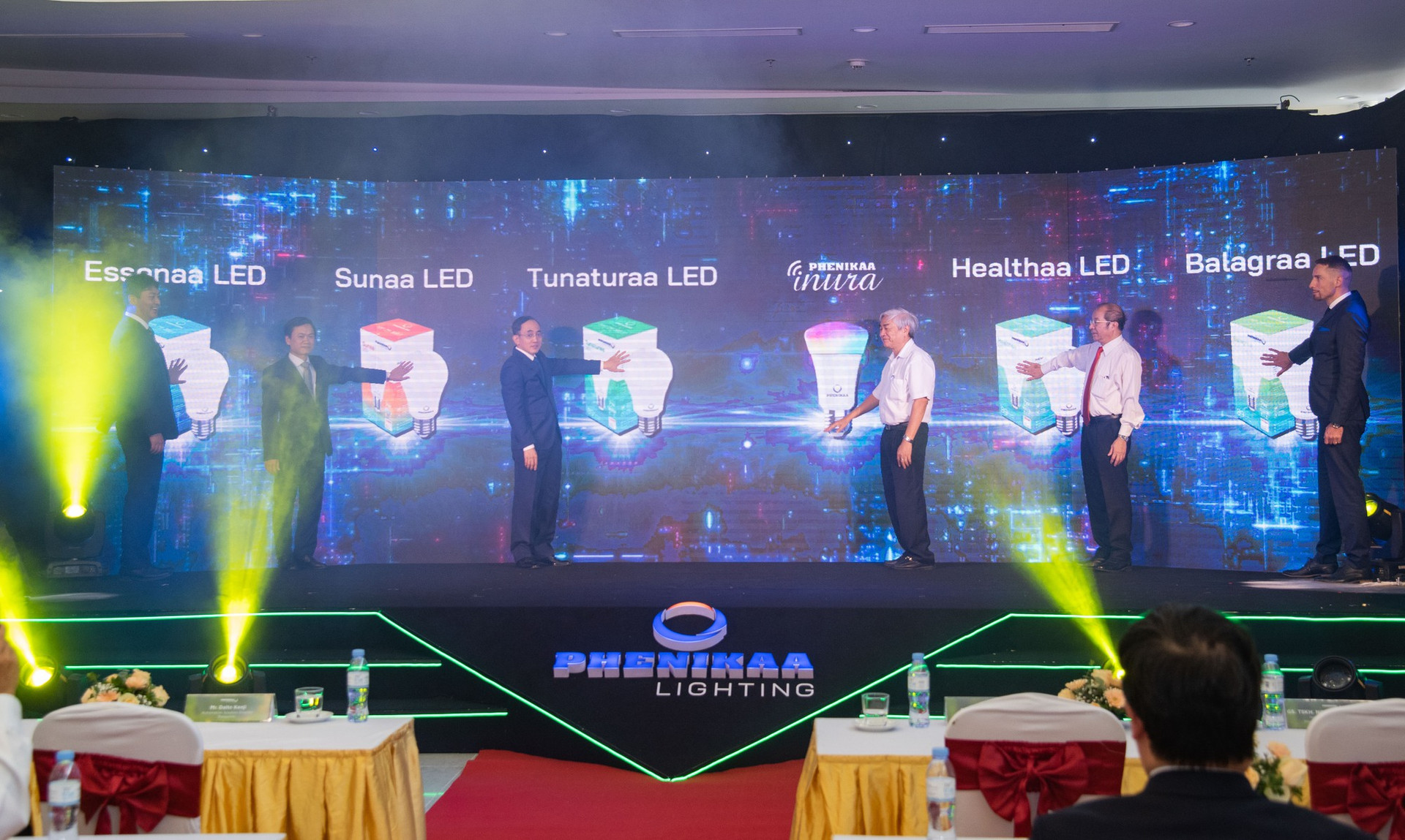 Ra mắt thương hiệu chiếu sáng tự nhiên Phenikaa Lighting do người Việt sáng chế - Ảnh 3.