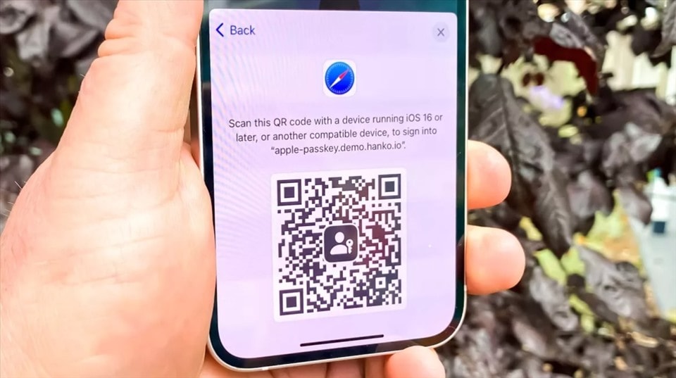 Mã QR được sử dụng trong trường hợp người dùng không có thiết bị của Apple. Ảnh chụp màn hình