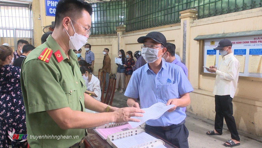 Nghệ An: Khuyến khích công dân làm tờ khai hộ chiếu qua Cổng dịch vụ công