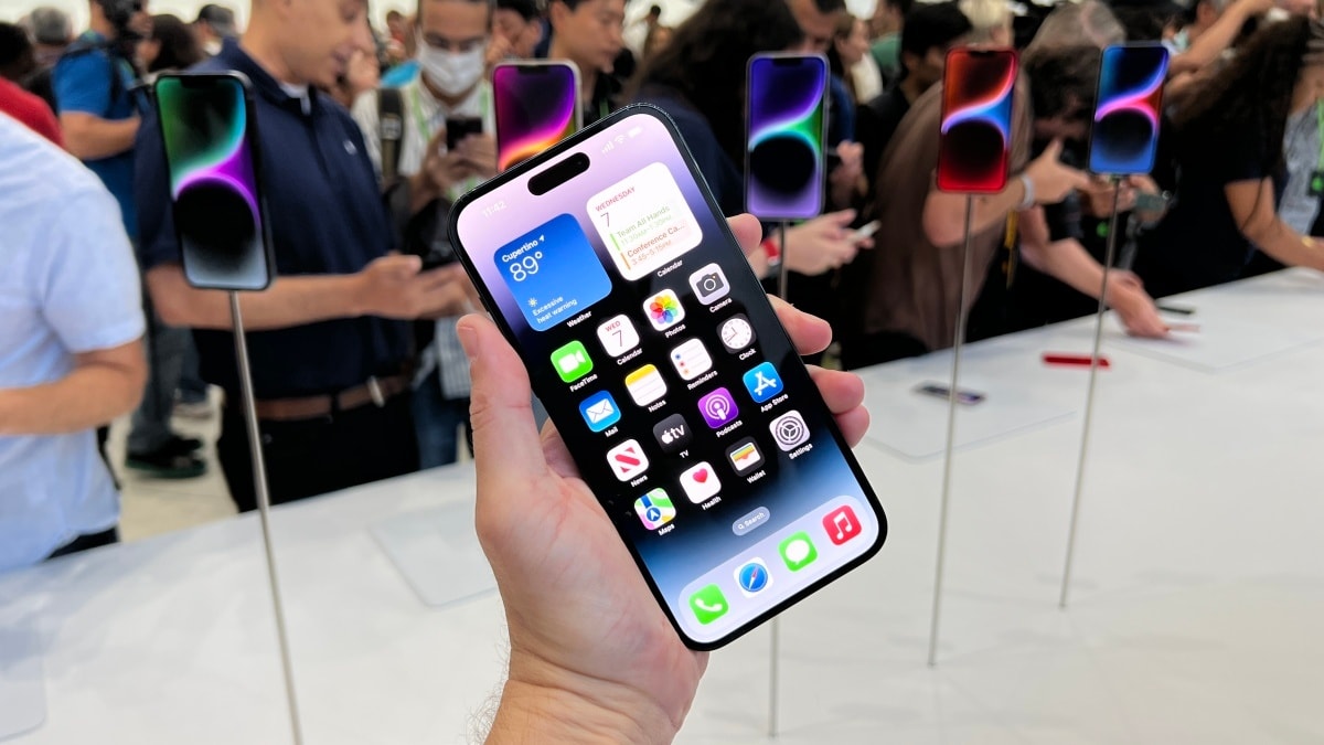 iPhone 14 xach tay chua ve da loan gia hinh anh