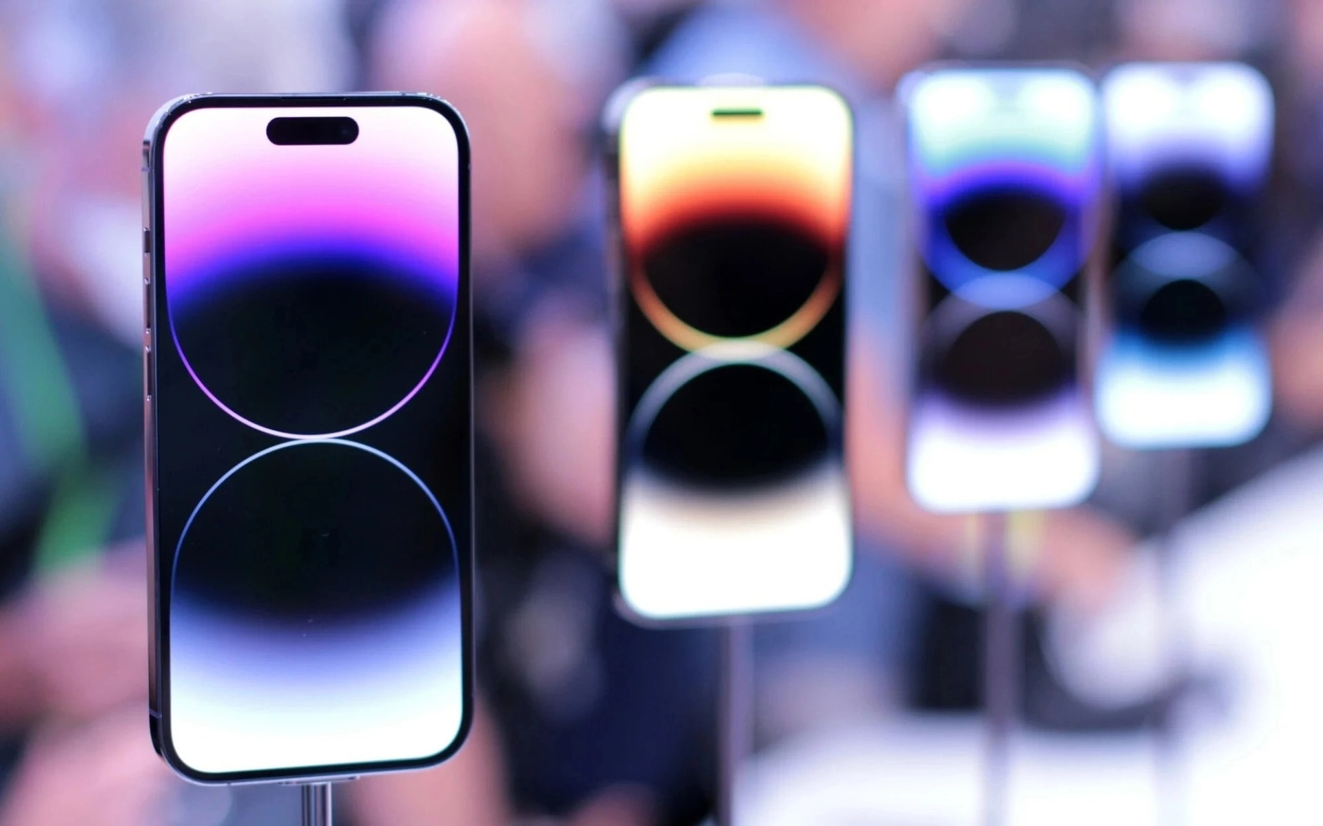 Nuoc ban iPhone dat nhat anh 2