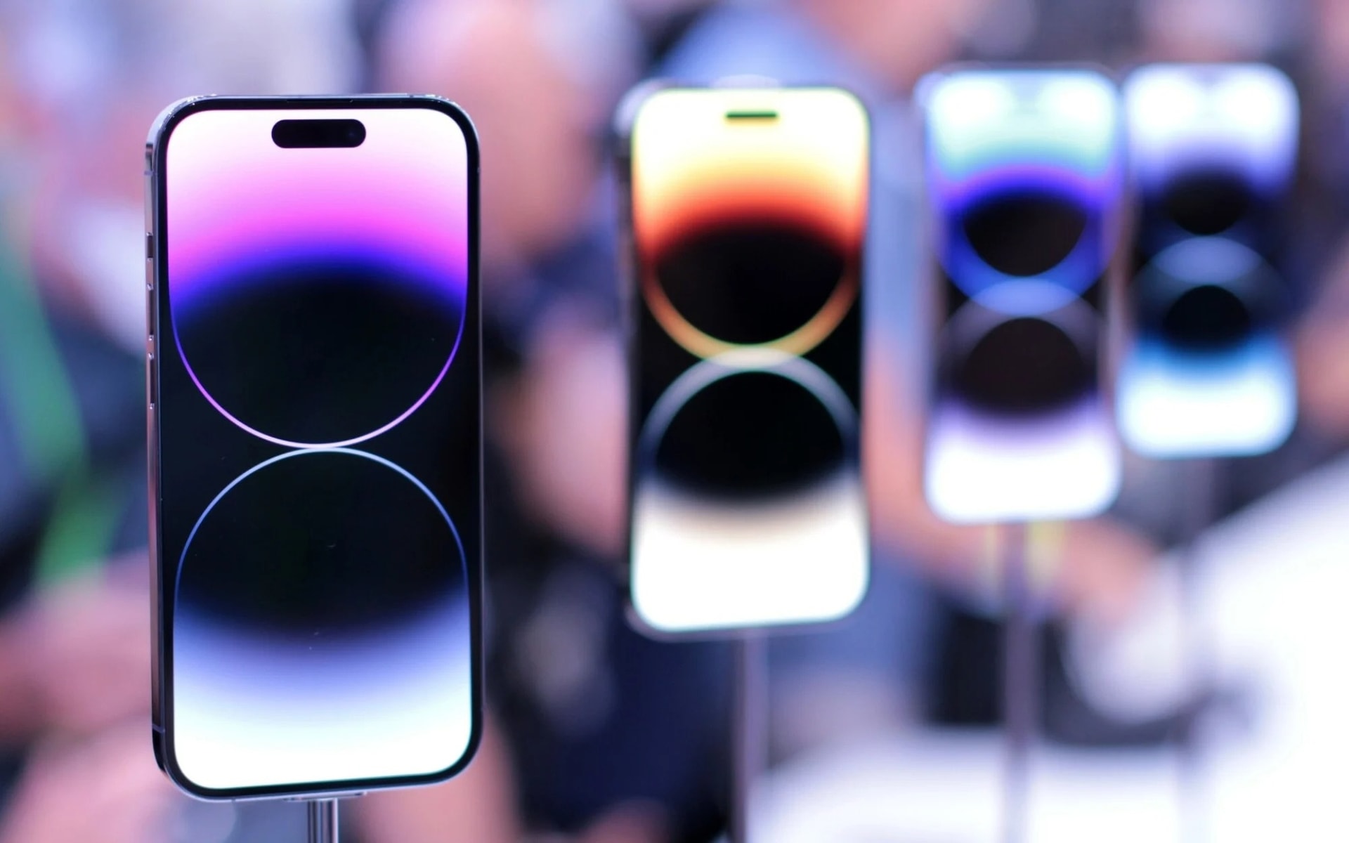 Ap luc doi iPhone 14 tai Viet Nam hinh anh