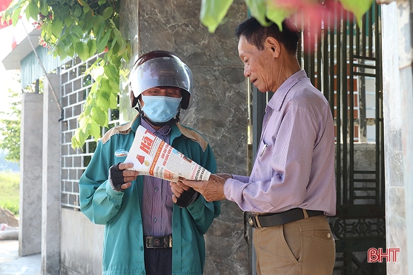 Bước chân không mỏi của người bưu tá ở Hà Tĩnh