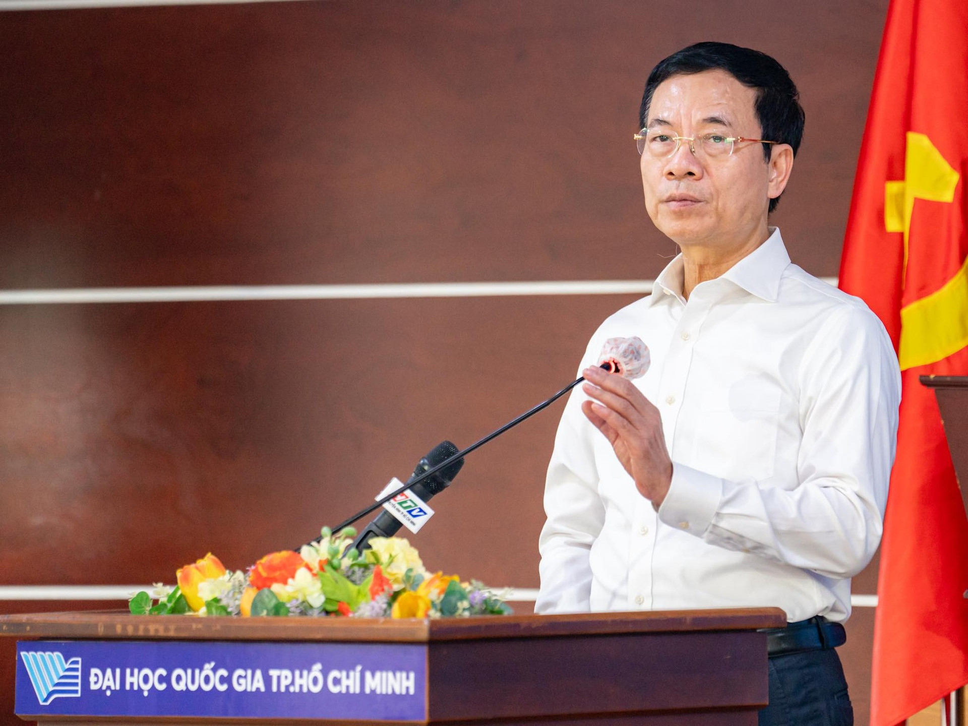 Bộ trưởng Nguyễn Mạnh Hùng: 