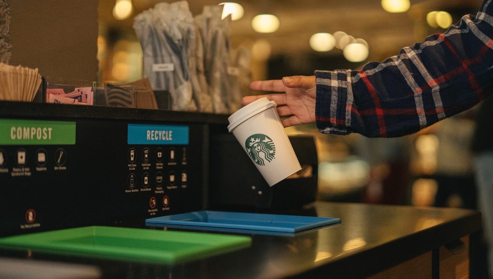 Starbucks xây dựng hệ thống điểm thưởng ứng dụng NFT