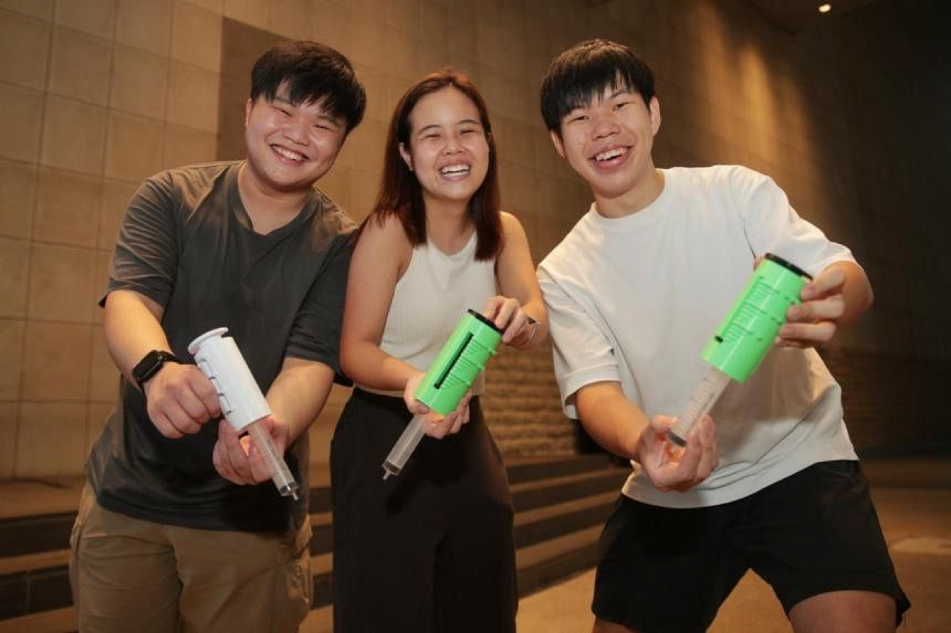 Những sáng chế hay của học sinh, sinh viên Singapore dành cho người khuyết tật - Ảnh 1.