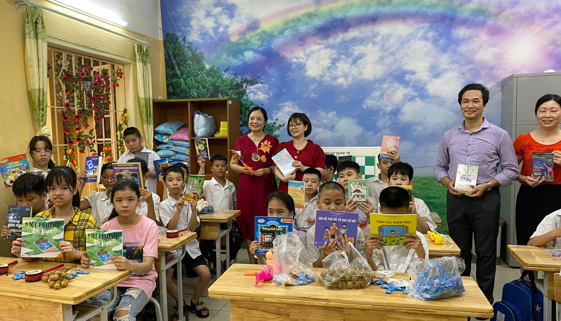 “Cùng bạn đọc sách” - Một hành trình nâng tầm trí tuệ Việt - Ảnh 4.