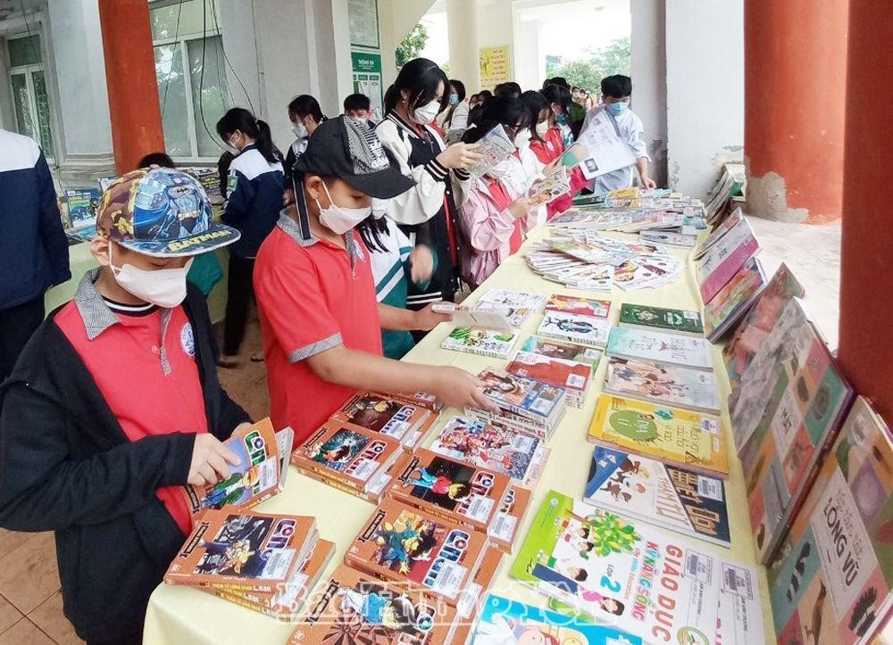 Bắc Giang khơi dậy niềm yêu thích sách và văn hóa đọc trong nhân dân - Ảnh 2.