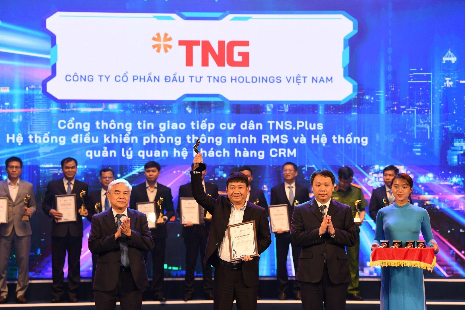 Giải thưởng Chuyển đổi số Việt Nam 2022 vinh danh TNG Holdings Vietnam Giải thưởng Chuyển đổi số Việt Nam 2022 vinh danh TNG Holdings Vietnam