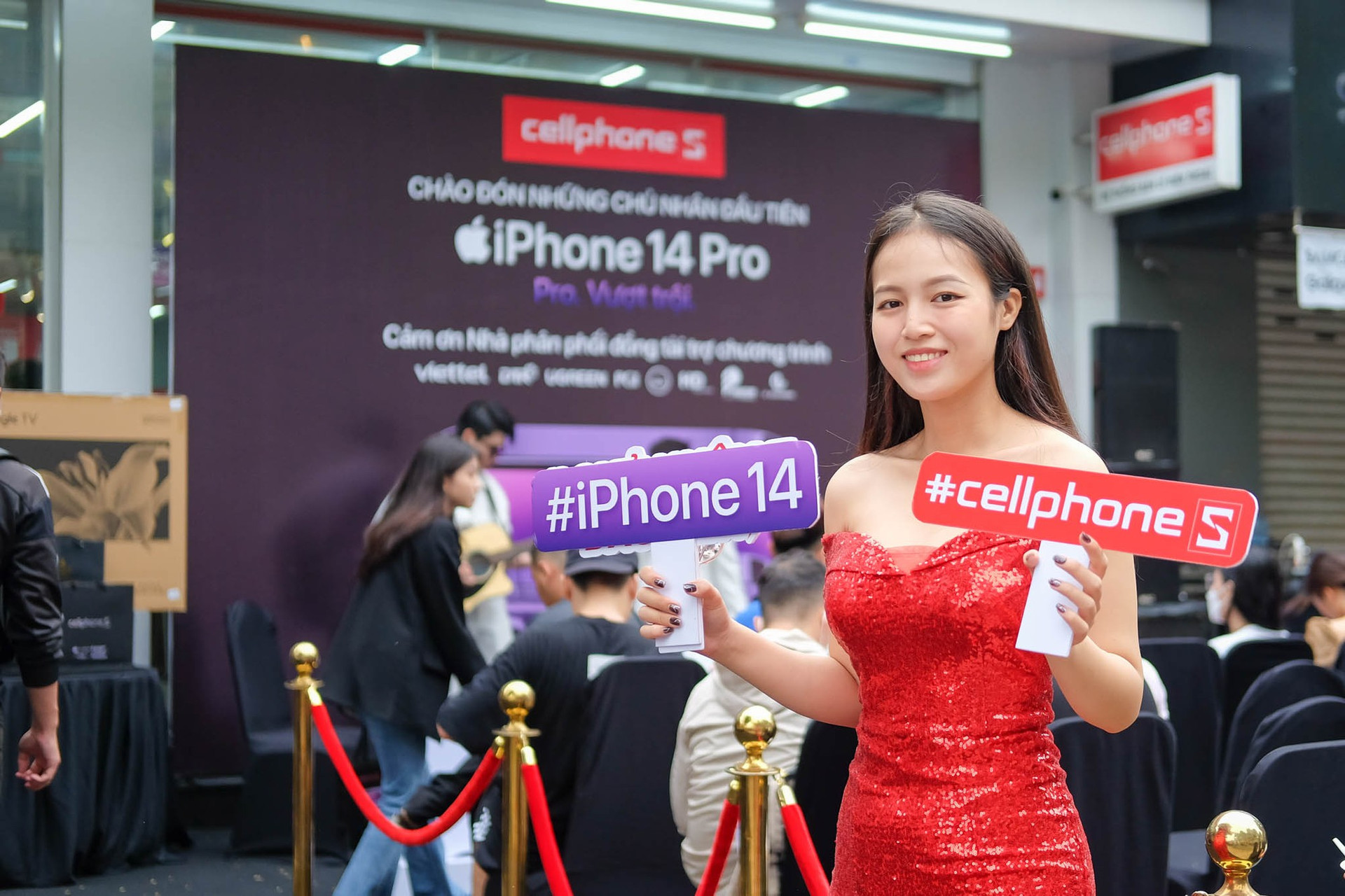 CellphoneS mở bán 15.000 khách hàng đặt trước iPhone 14 series chính hãng - Ảnh 1.