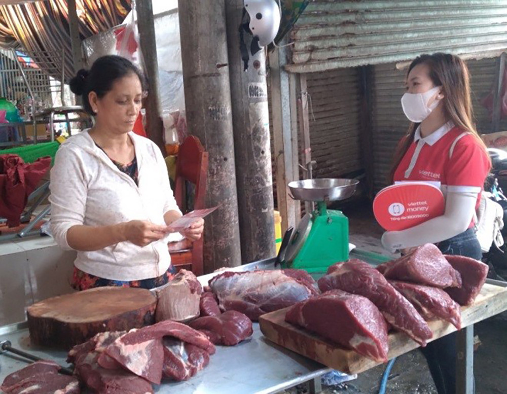 Sở Công Thương An Giang đẩy mạnh thanh toán không dùng tiền mặt bằng mô hình chợ 4.0