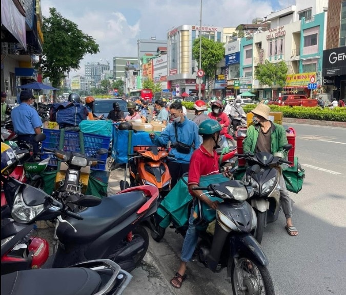 Lỡ đơn hàng, mất việc cả ngày vì mạng MobiFone chập chờn